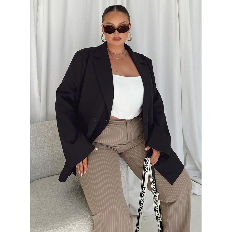 The Ella Blazer Black Curve