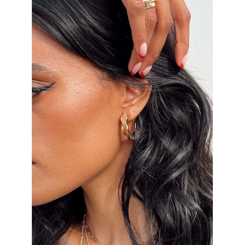 Bonnie Hoop Earrings Gold