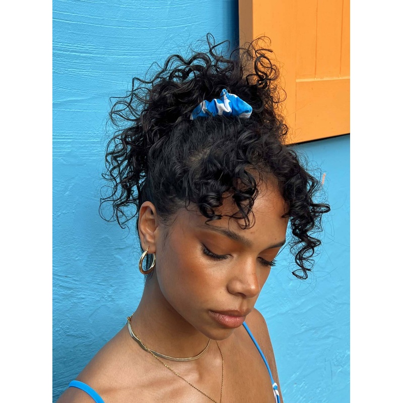 Janey Scrunchie Blue / White