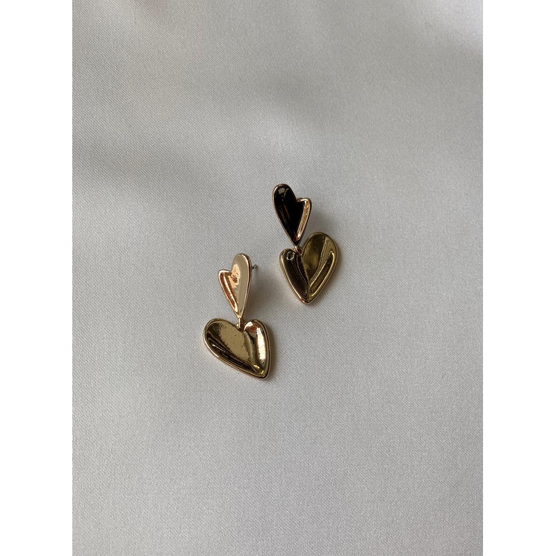 Benaud Heart Earrings Gold