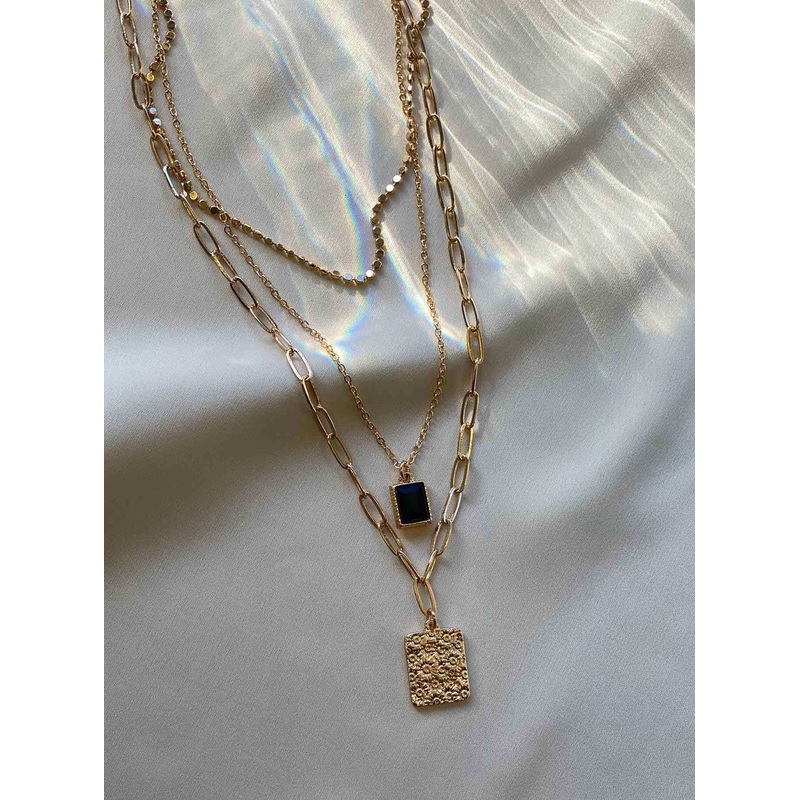 Lars Pendant Necklace Gold / Black