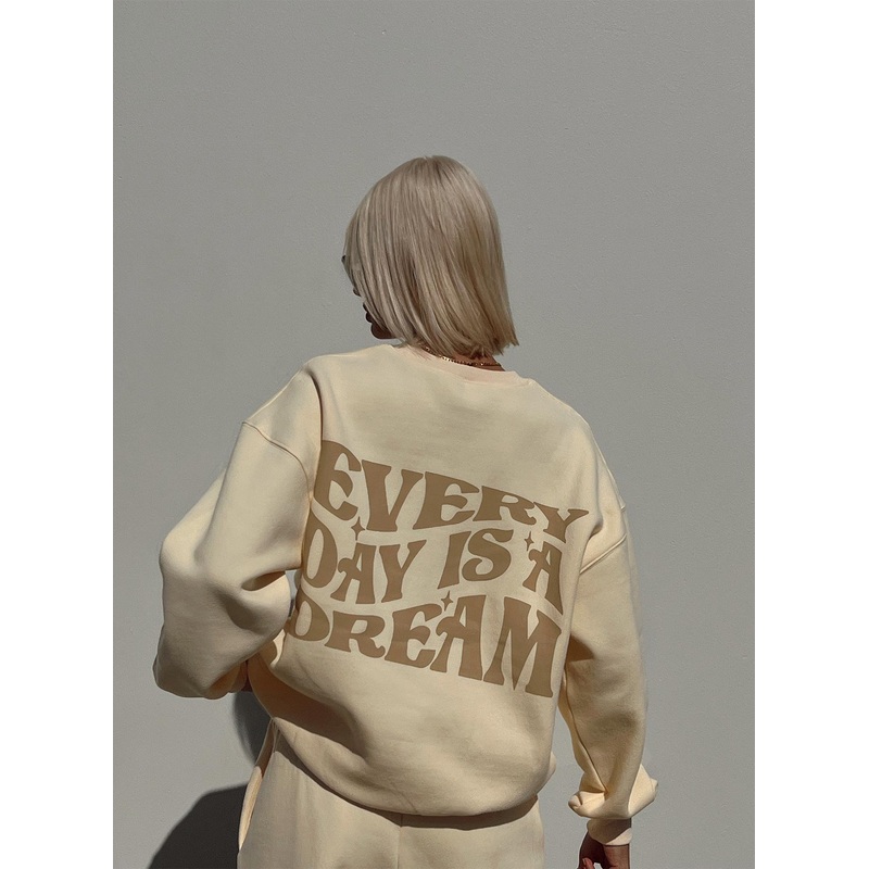 Everyday Dreaming Sweatshirt Beige