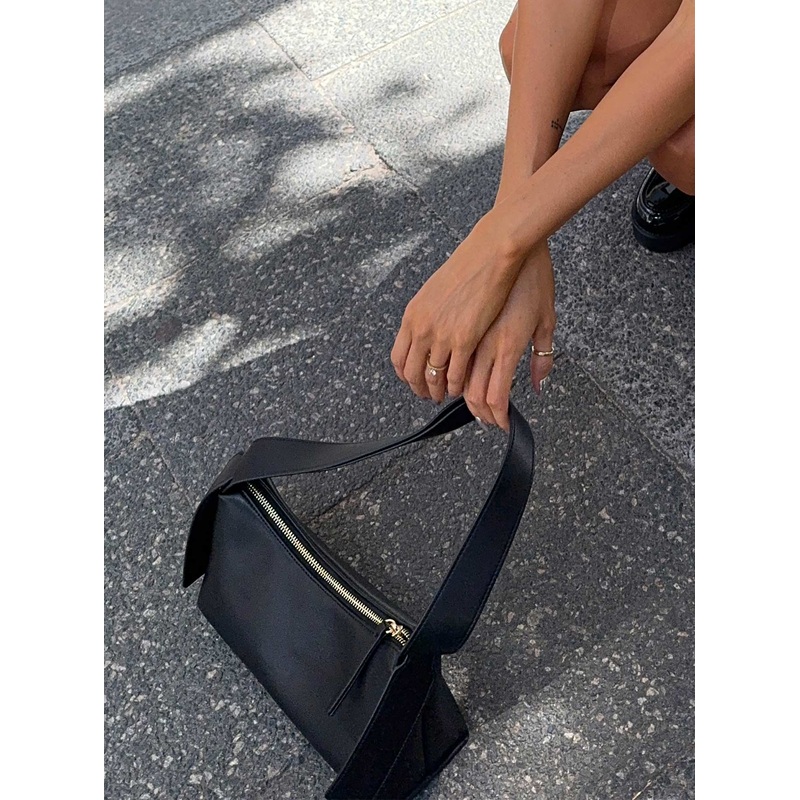 Girls Club Shoulder Bag Black