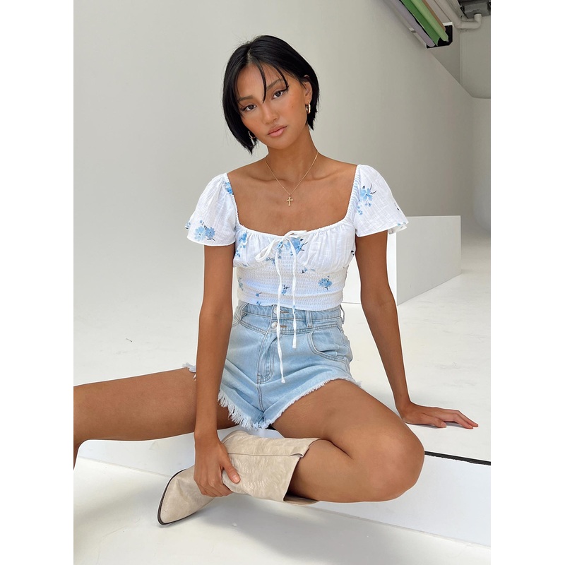 Doughty Shorts Light Wash Denim