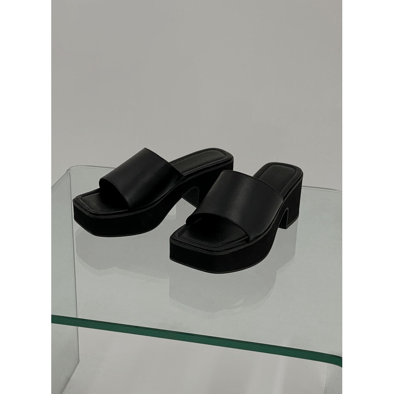 Connolly Heels Black