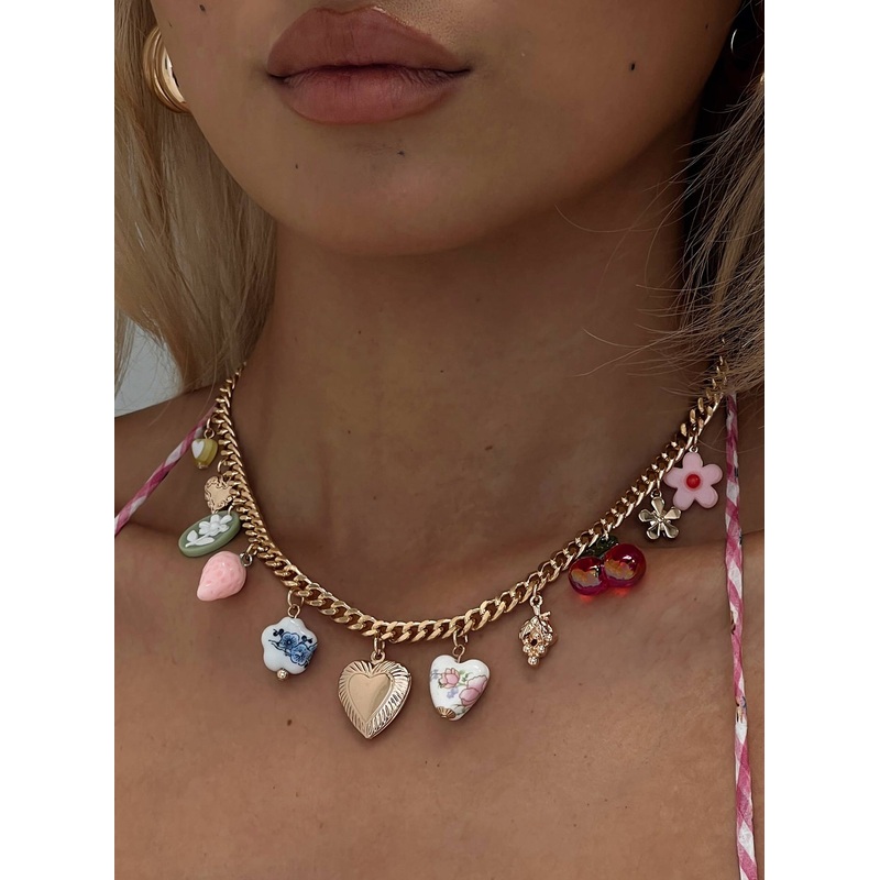 Get Closer Charm Necklace Gold