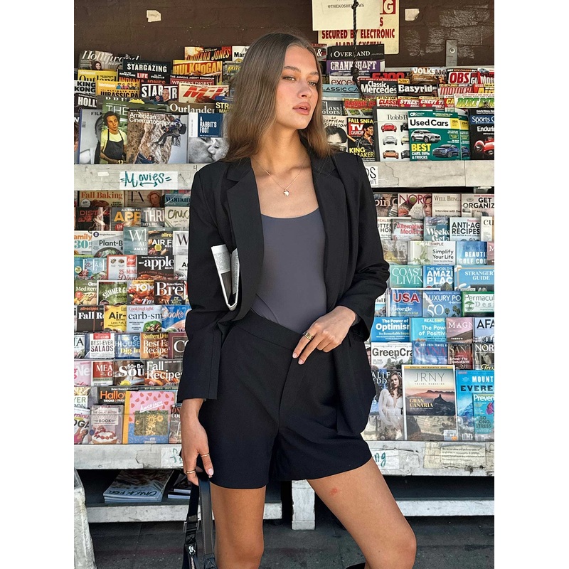 Sazan Shorts Black
