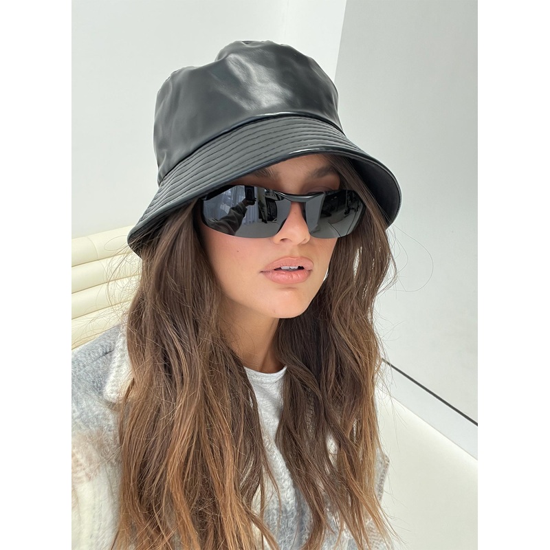 Avriel Faux Leather Hat Black