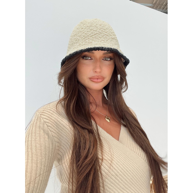Nocelle Hat White / Black