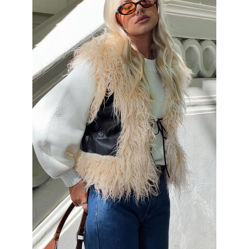 Out & About Shearling Vest Cream / Black