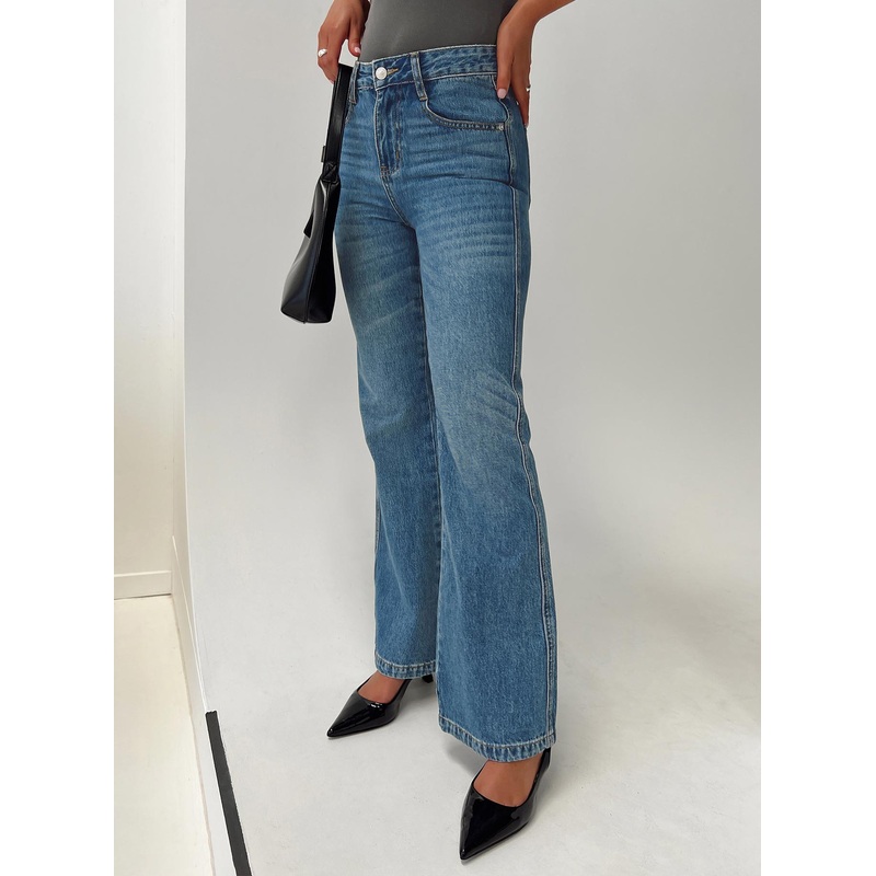 Maudie Boot Leg Jeans Mid Wash
