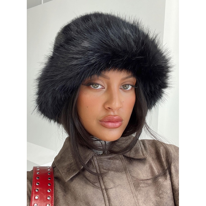 Avaah Fluffy Hat Black