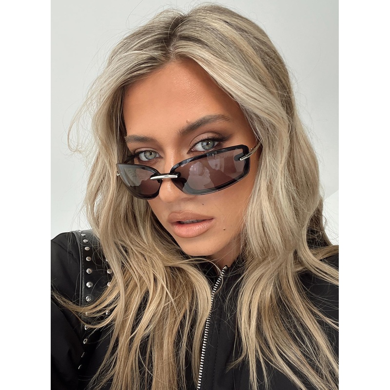 Let Down Sunglasses Black