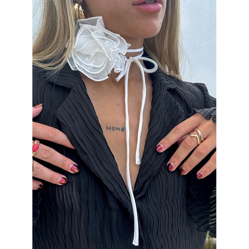 Shaey Flower Neck Tie White