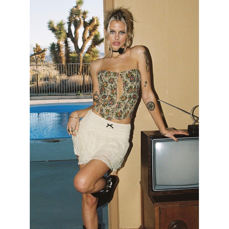 Feel The Heat Lace Mini Skirt Cream