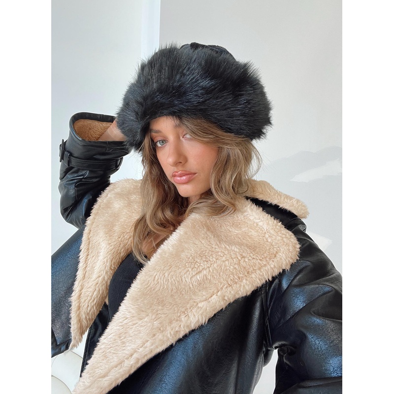 Veruca Fluffy Hat Black