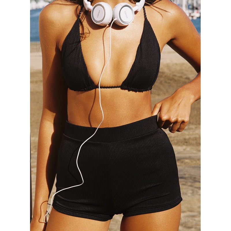 Ezrah Ribbed Shorts Black