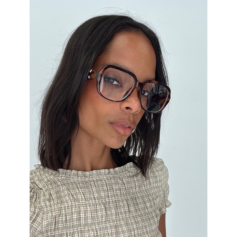 Leira Glasses Tort