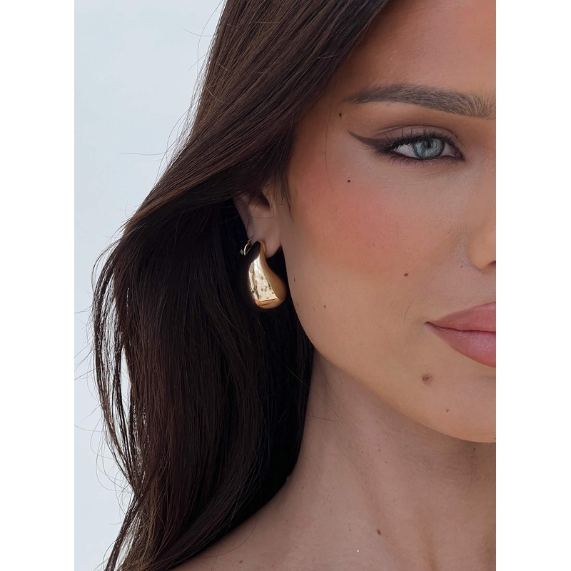 Dazzling Teardrop Earring Gold