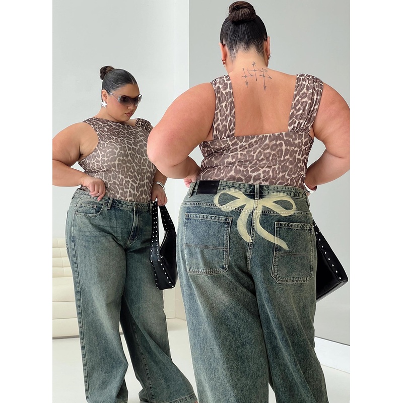 Ribbon Stamp Wide Leg Jean Antique Wash Curve