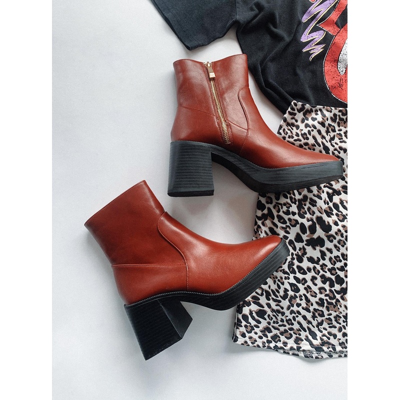 Halo Boots Tan