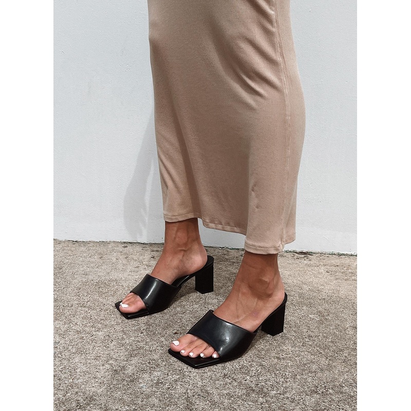 Manhattan Heels Black