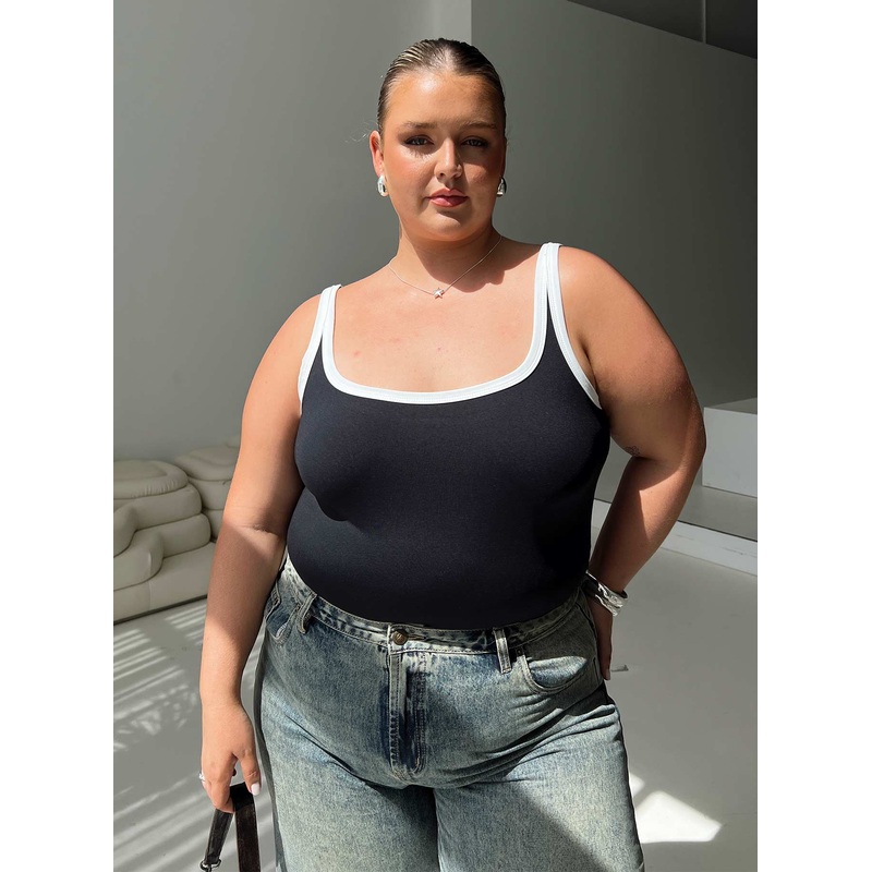 Astrea Bodysuit Black / White Curve